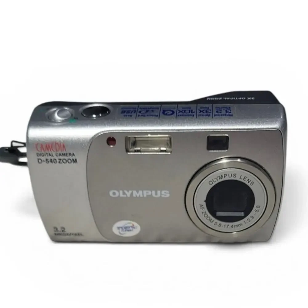 Olympus Camedia D-540 Zoom (3.2MP Digital Camera)